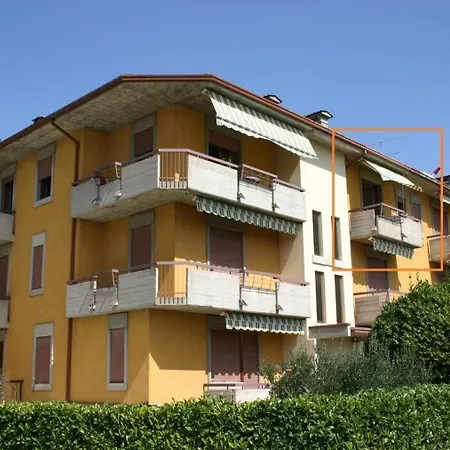 In Gardola Mit Balkon Und Seeblick Apartment Tignale