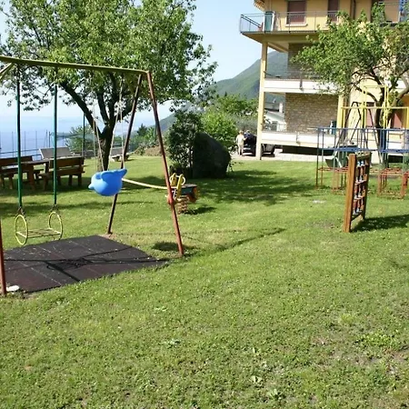 In Gardola Mit Balkon Und Seeblick Apartment