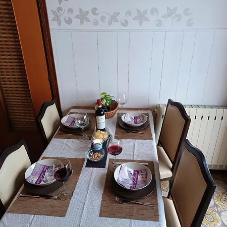 In Gardola Mit Balkon Und Seeblick Apartment *