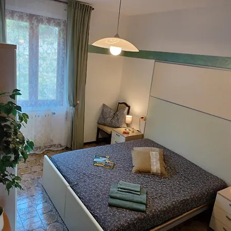 Apartment In Gardola Mit Balkon Und Seeblick Tignale